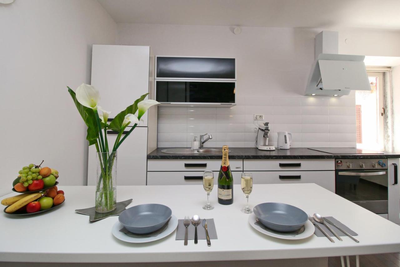 Carrera Corner Apartment Rovinj Exterior foto